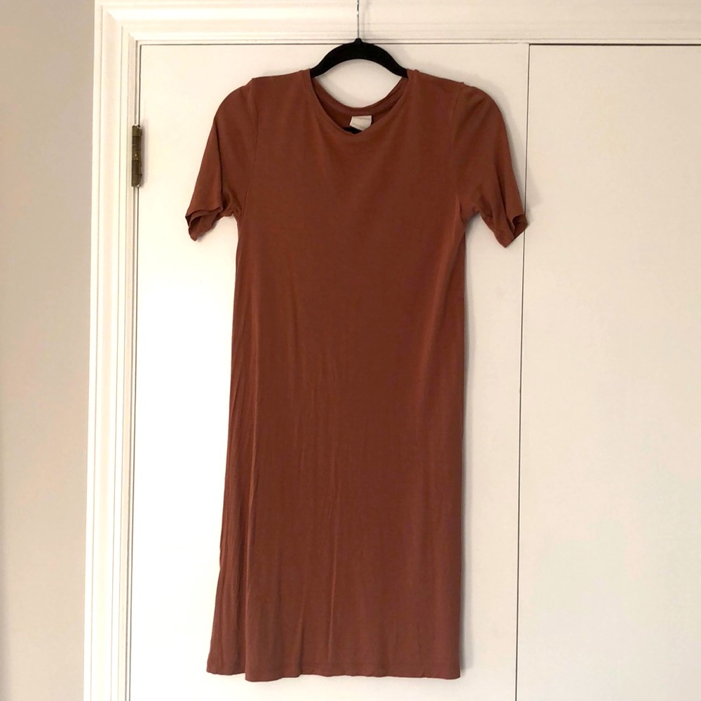 Red tee dress